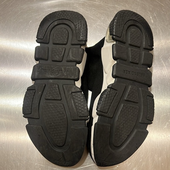 Authentic Balenciaga Black Speed Trainers - Picture 4 of 5